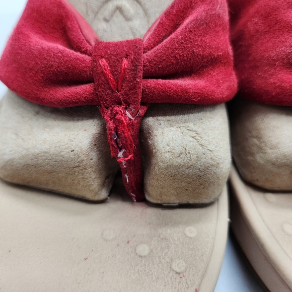 Vionic Red Slip On Thong Sandals - Picture 3 of 14